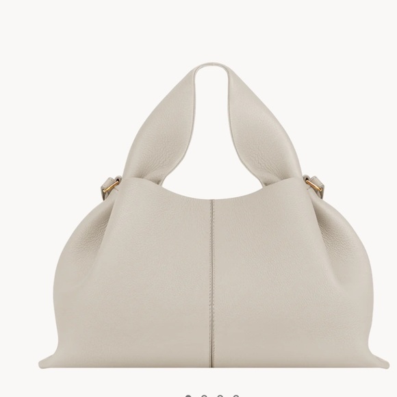 POLENE Numéro Neuf
EDITION TEXTURED CHALK 20x32x16 cm full grain calf leather - Picture 1 of 16